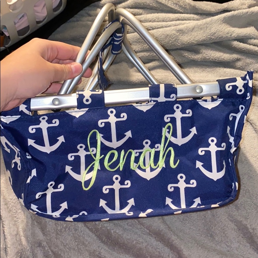 Carrying basket